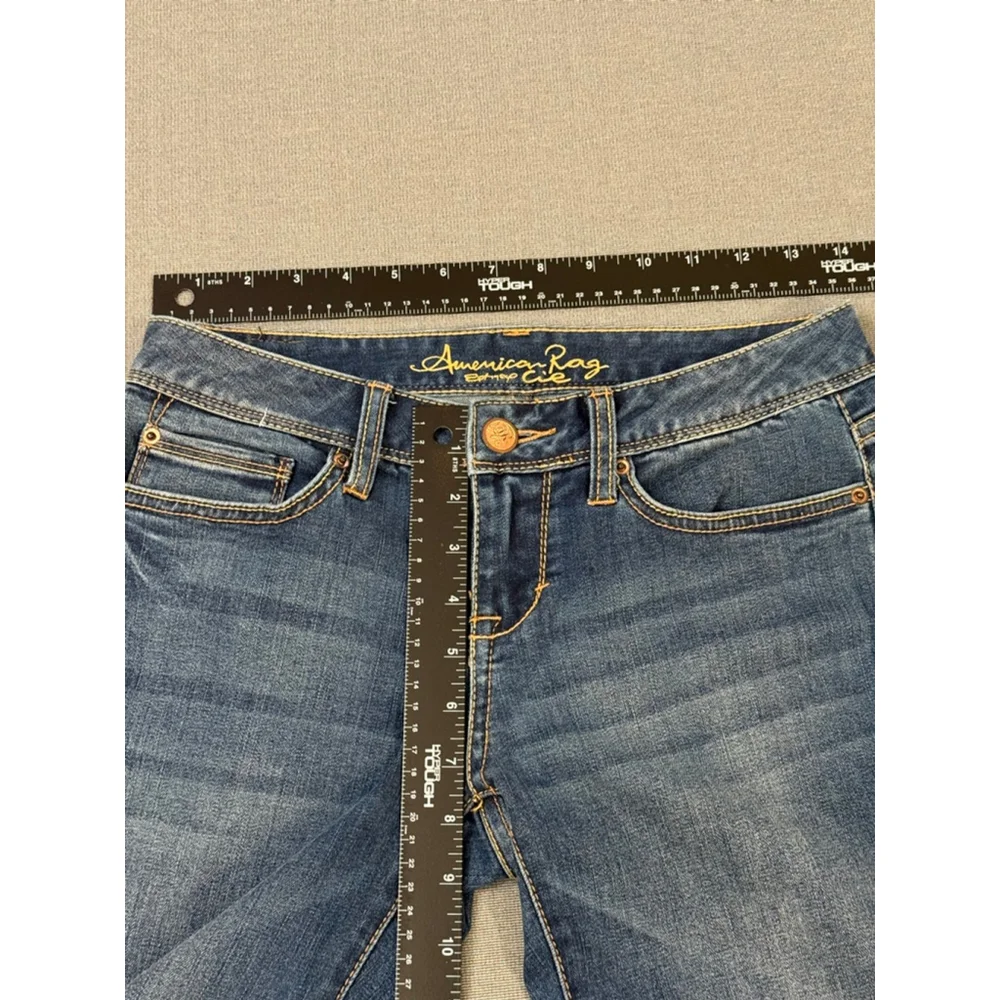 American Rag mid-rise bootcut jeans in a dark wash Size 1